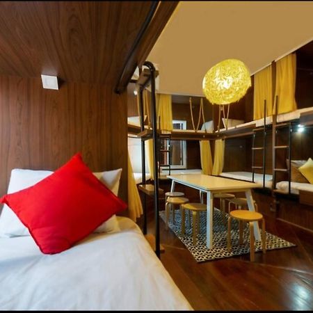 100 Years Building Bangkok Old Town By Seen Hostel Екстериор снимка