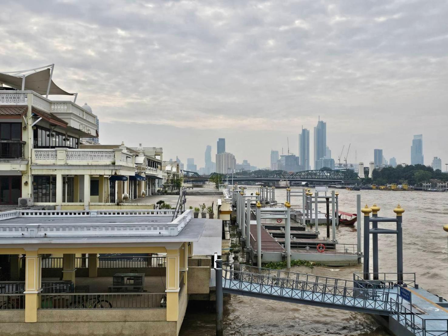 100 Years Building Bangkok Old Town By Seen Hostel Екстериор снимка